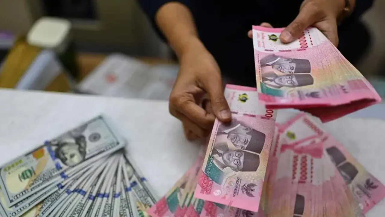 Rupiah Menguat Harga Minyak Tembus Usd100 Jadi Ancaman Baru Bagi Fiskal Dan Nilai Tukar