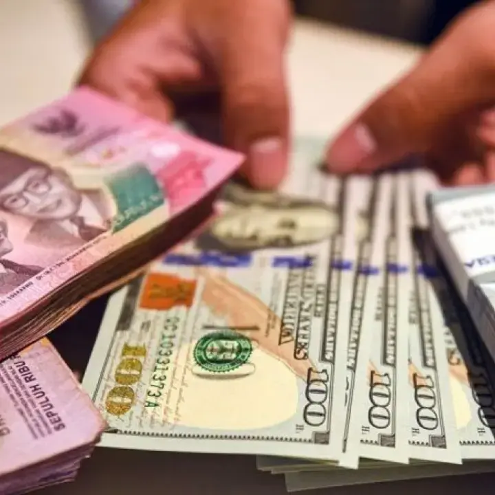 Rupiah Tertekan ke Rp17.847 per Dolar AS, Pasar Cermati Geopolitik dan Suku Bunga BI