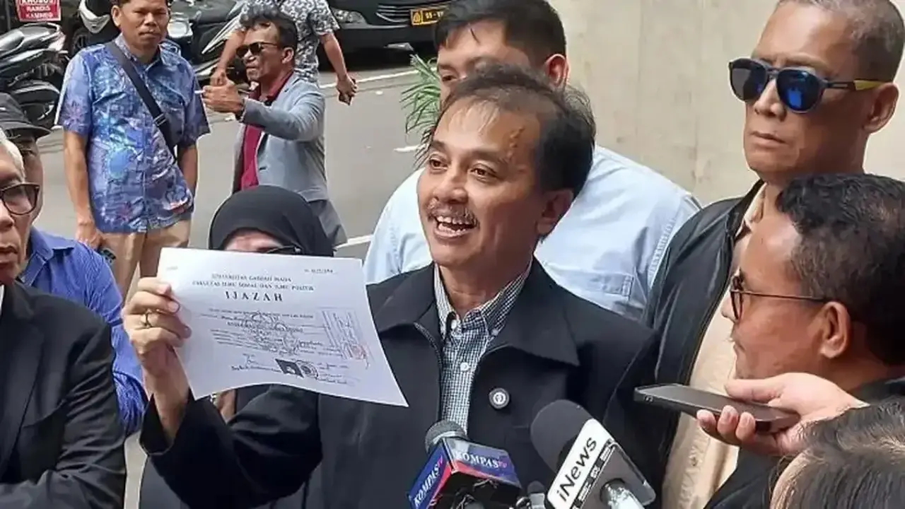 Sidang Ijazah Jokowi Roy Suryo Bawa Wayang Petruk Dan Singgung Lakon Petruk Dadi Ratu Di Pengadilan
