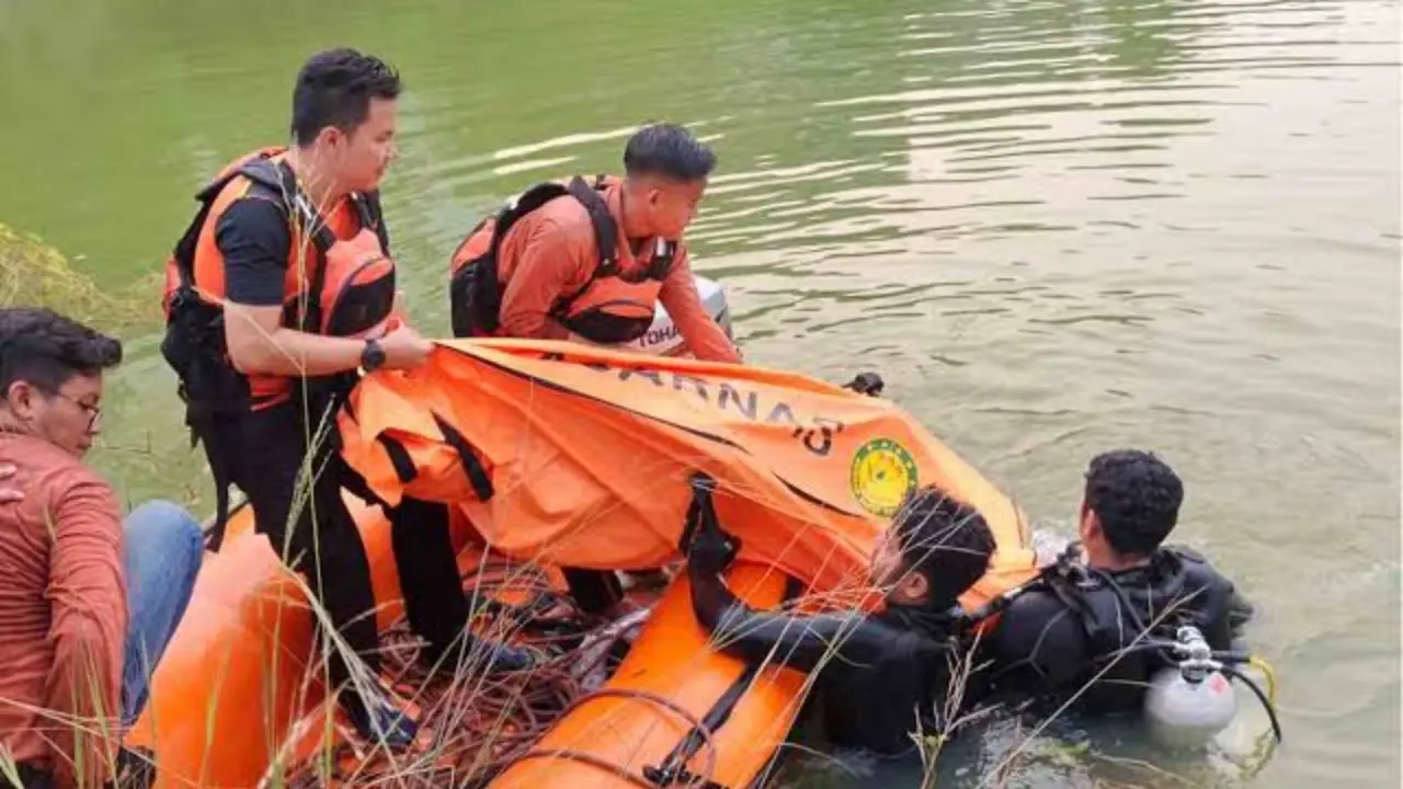 Warga Pekanbaru Tenggelam Di Kolam Bekas Galian 9 Meter Ditemukan Tim Sar Setelah 6 Jam