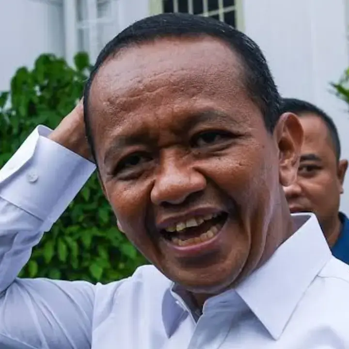 Bahlil Sebut Pemerintah Siapkan Aturan Batasi Pembelian Pertalite dan Biosolar