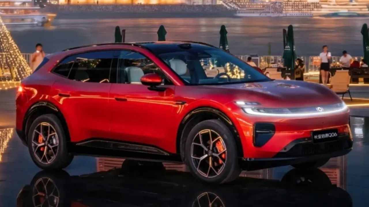 Changan Nevo Q06 crossover.