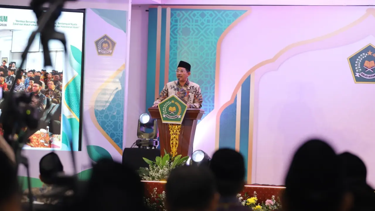Dirjen Bimas Islam Abu Rokhmad