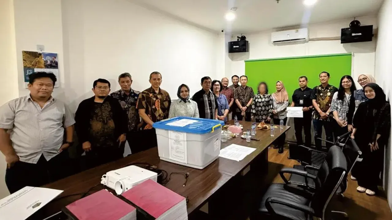 DJP menyerahkan tersangka kasus pajak dengan kerugian negara Rp 3,32 miliar ke Kejaksaan Negeri Jakarta Pusat.