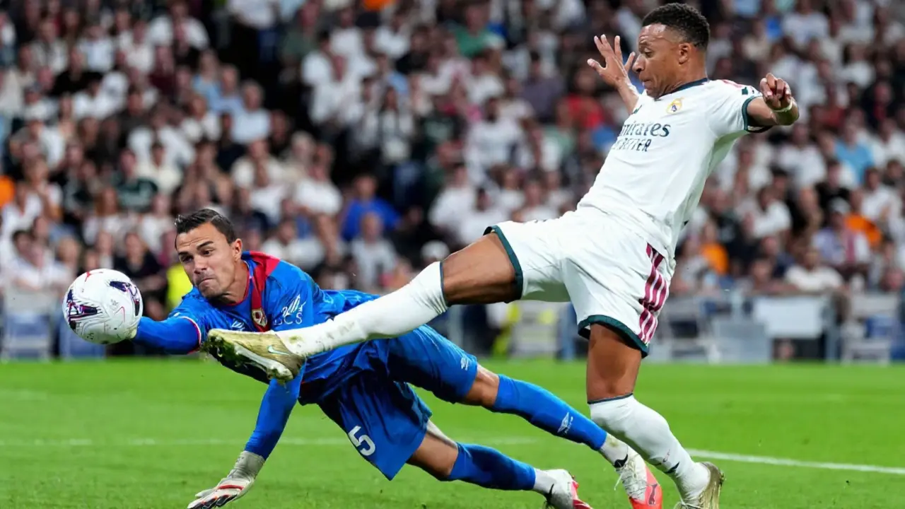 Emil Audero vs Mbappe