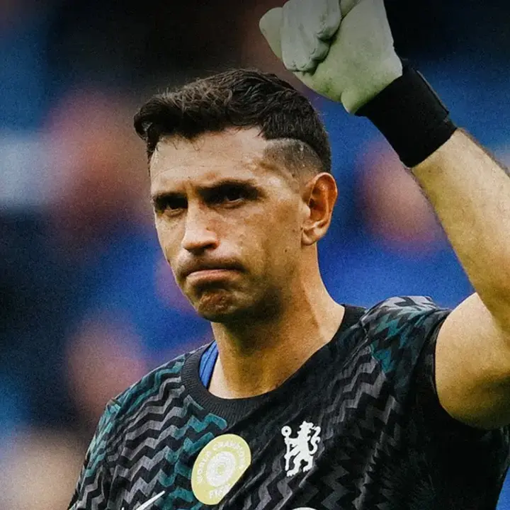 Emi Martinez Resmi Ganti Nomor Punggung di Chelsea, Kini Pakai Nomor 1