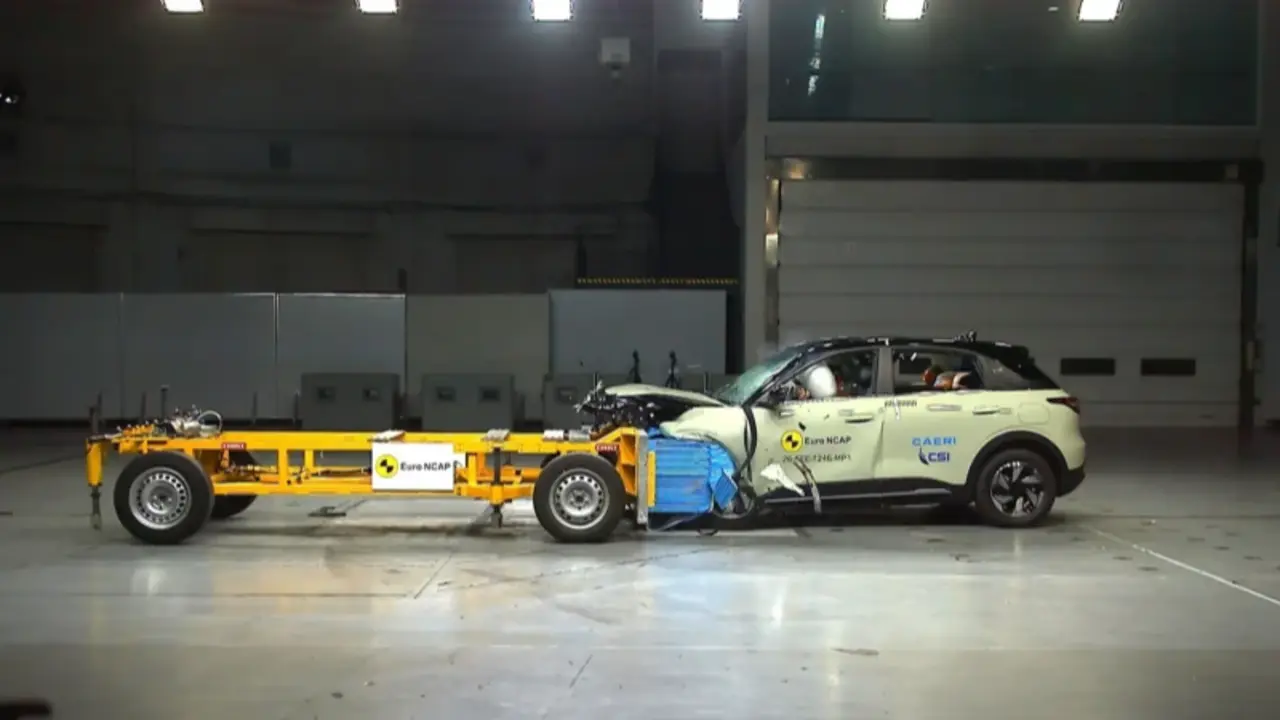 Geely E2 crashing test.