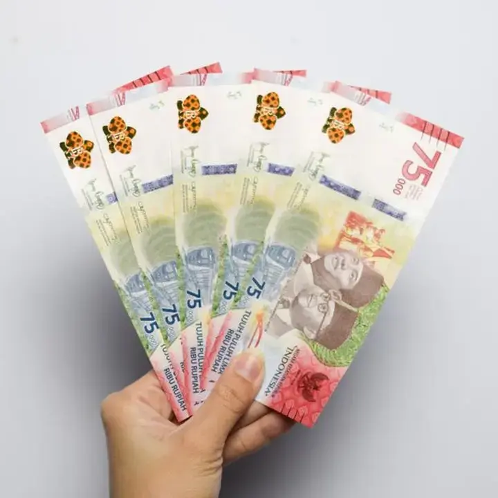 Apakah Uang Kertas Pecahan Rp75.000 Masih Berlaku untuk Belanja?