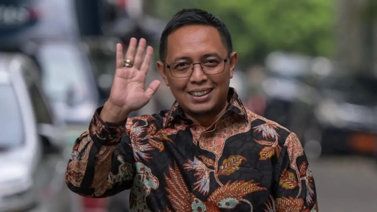 Hasan Nasbi Singgung Perjalanan Politik Prabowo yang Pernah Diberhentikan dari TNI