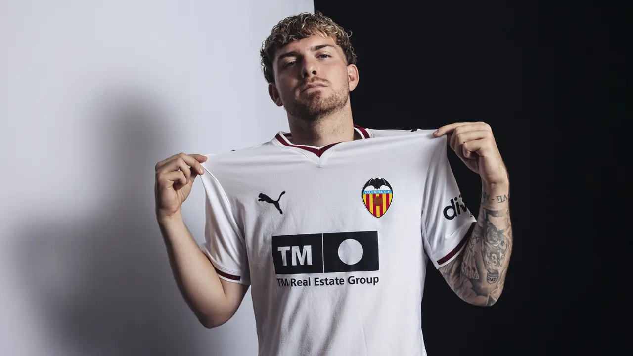 Harvey Elliott Resmi datang ke Valencia CF dari Liverpool dengan status pinjaman