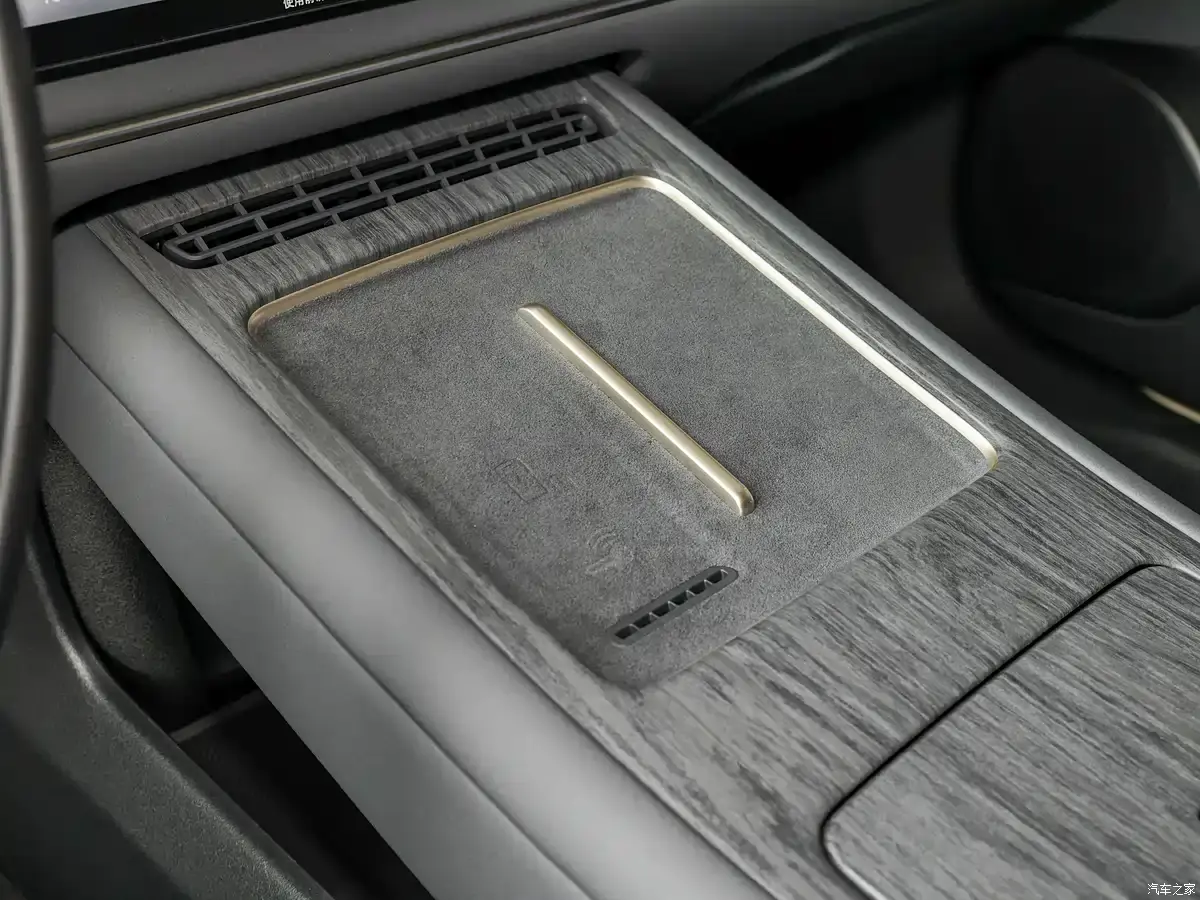 Interior Volkswagen ID. Unyx 09