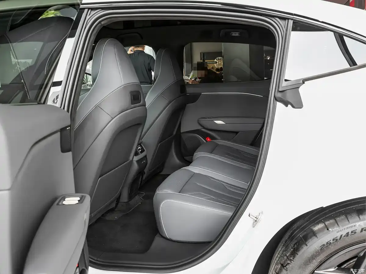Interior Volkswagen ID. Unyx 09