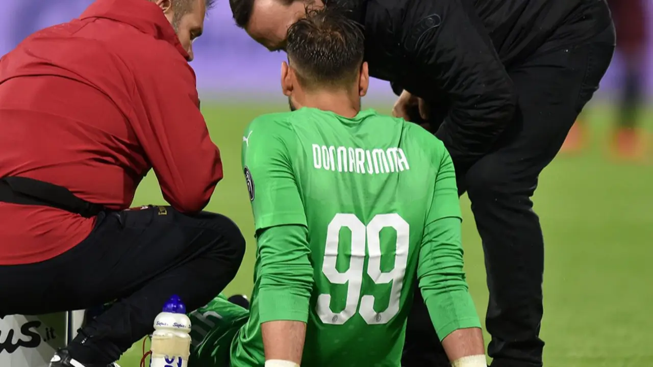 Donnarumma dapat penanganan medis di lapangan
