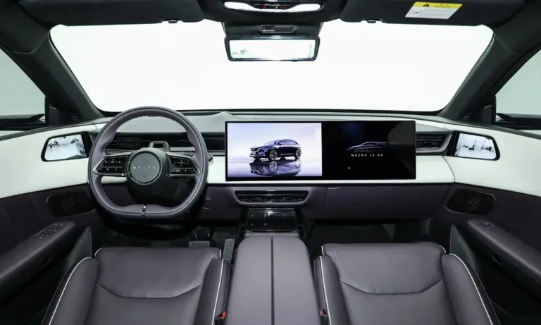 Interior Mazda CX-6e