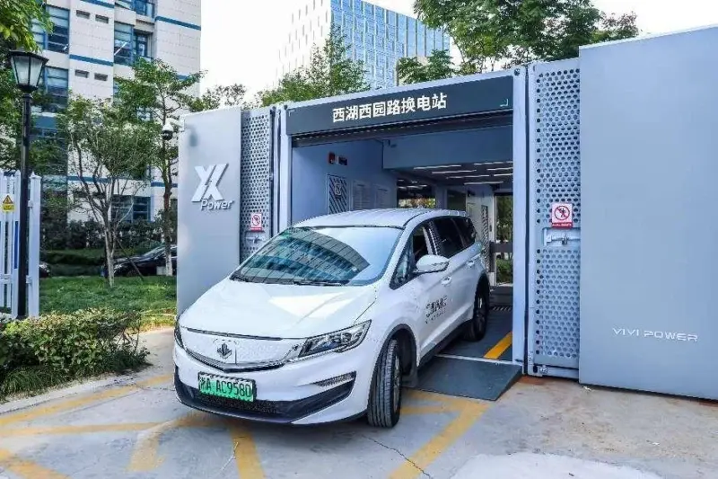 A battery-swapping station by Geely’s Yiyi Power.
iu