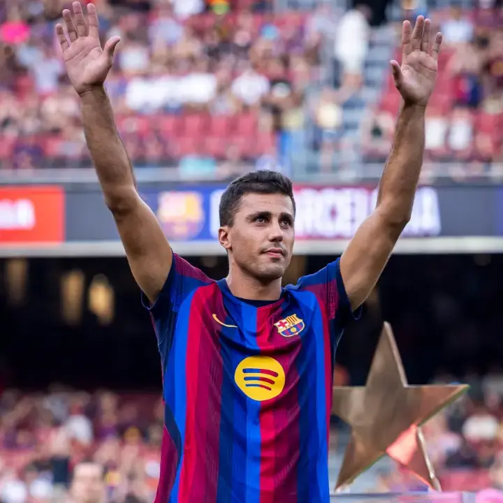 Barcelona Tampil Beda di Bursa Transfer 2026/2027: Belanja Besar, Pendapatan Signifikan