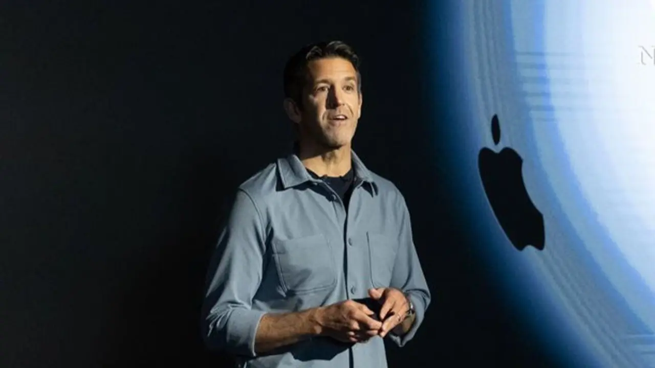 Tim Cook Akhiri Era CEO Apple, John Ternus Ambil Alih Mulai 1 September 2026