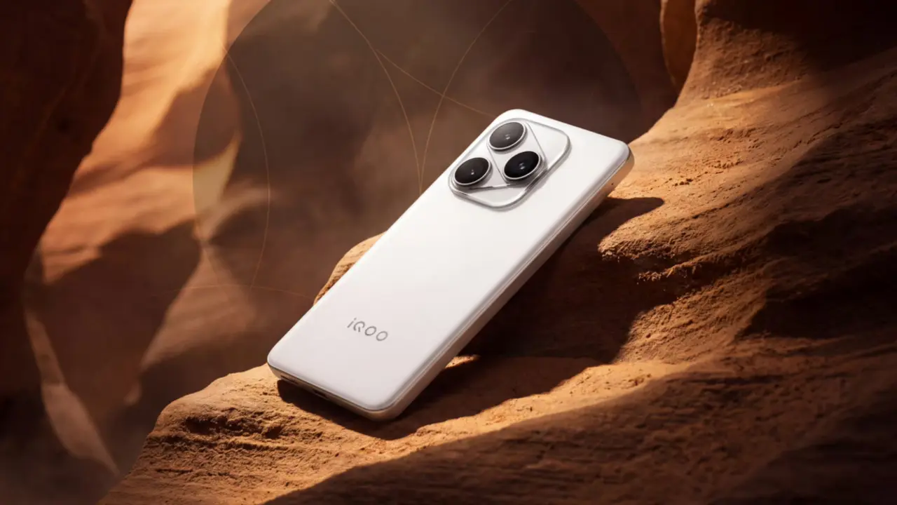 iQOO 16 Muncul dalam Render Terbaru, Bawa Desain Kamera Belakang Mirip UFO