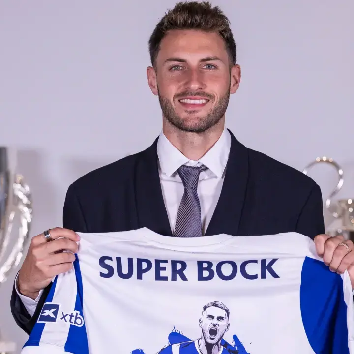Gimenez Resmi Dipinjam Porto dari AC Milan Hingga 2027