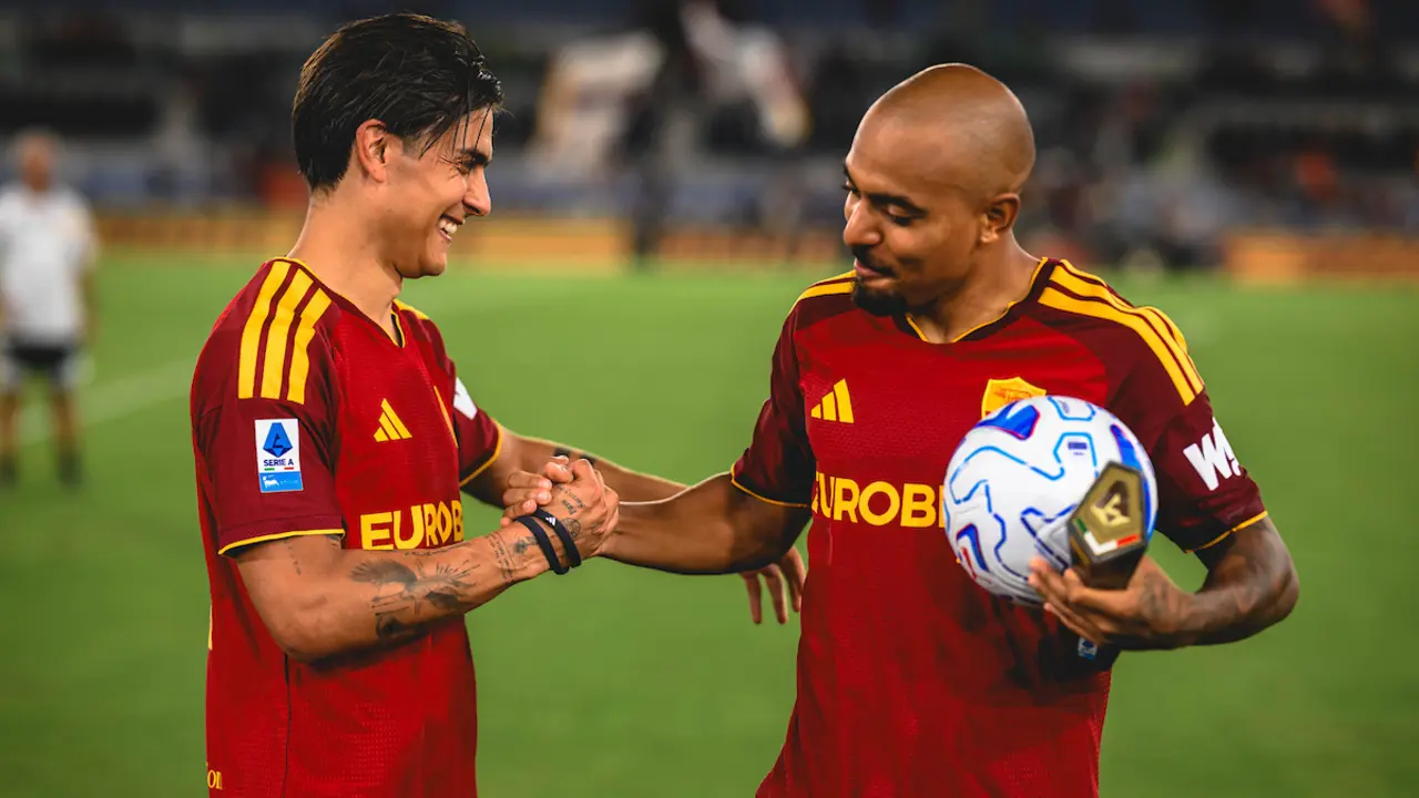 Donyell Malen dan Paulo Dybala