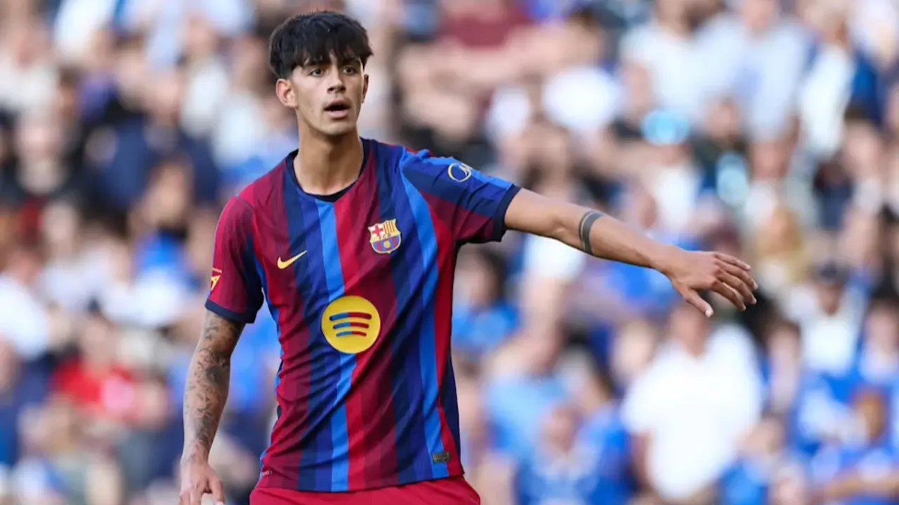 Marc Bernal gelandang jebolan La Masia yang kini berada di tim utama Barcelona