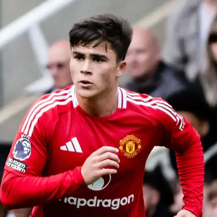 Manchester United Pertimbangkan Jual Bek Kiri di Deadline Day, Siapa?
