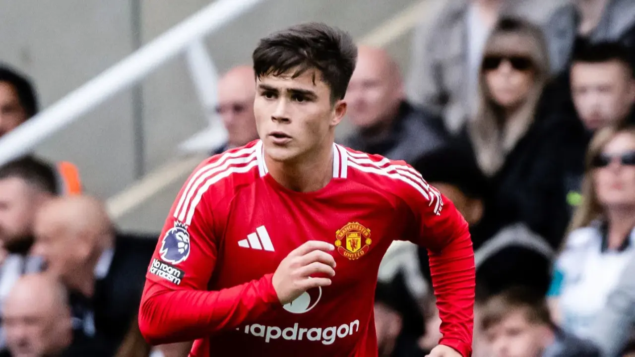 Harry Amass nek kiri Manchester United