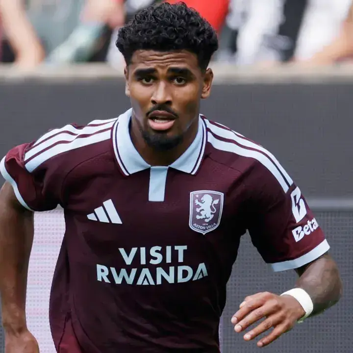 Aston Villa Tolak Tawaran Manchester United untuk Ian Maatsen