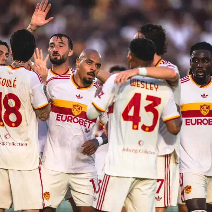 Hasil Serie A: AS Roma 4 vs 0 Lecce, I Lupi Berhasil Naik ke Puncak Klasemen