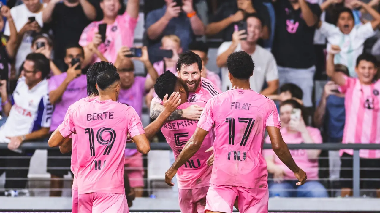 Lionel Messi Selebrasi Dengan Para Pemain Inter Miami