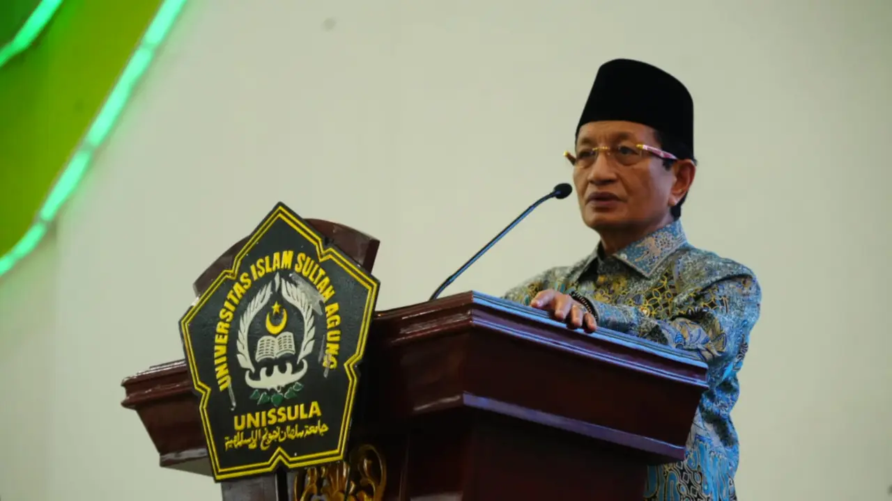Menag memberikan tausiyah dalam acara Khataman Akbar dan Silaturahmi Ahlul Quran Se-Jawa Tengah.