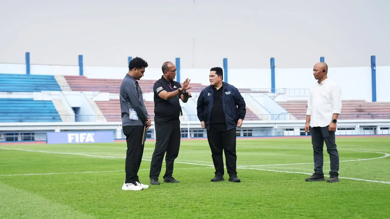 Menpora Erick Thohir melakukan peninjauan langsung ke Stadion Si Jalak Harupat, Kabupaten Bandung, Jawa Barat, Kamis (24/9/2026). (Foto: Humas Kemenpora)