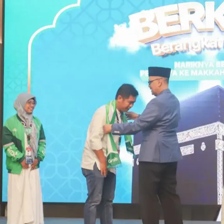 Grab Berangkatkan 105 Mitra Pengemudi untuk Umrah