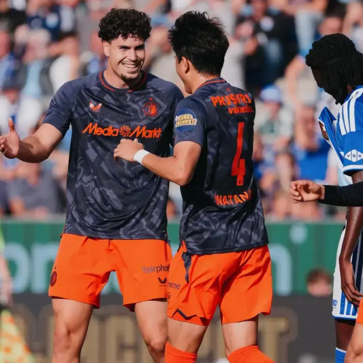 Hasil PEC Zwolle vs Feyenoord: Tim Tamu Pesta Tujuh Gol