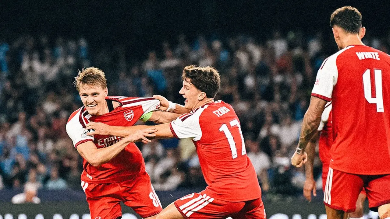 Pemain Arsenal Selebrasi Goal Lawan Napoli