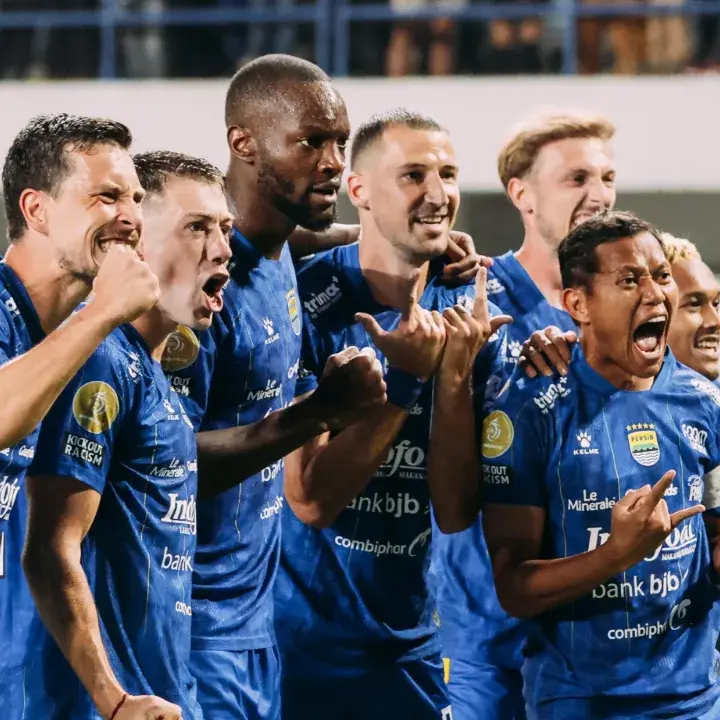 Persib Comeback 3-1 atas PSM, Maung Bandung Langsung Naik ke Posisi 2 Klasemen