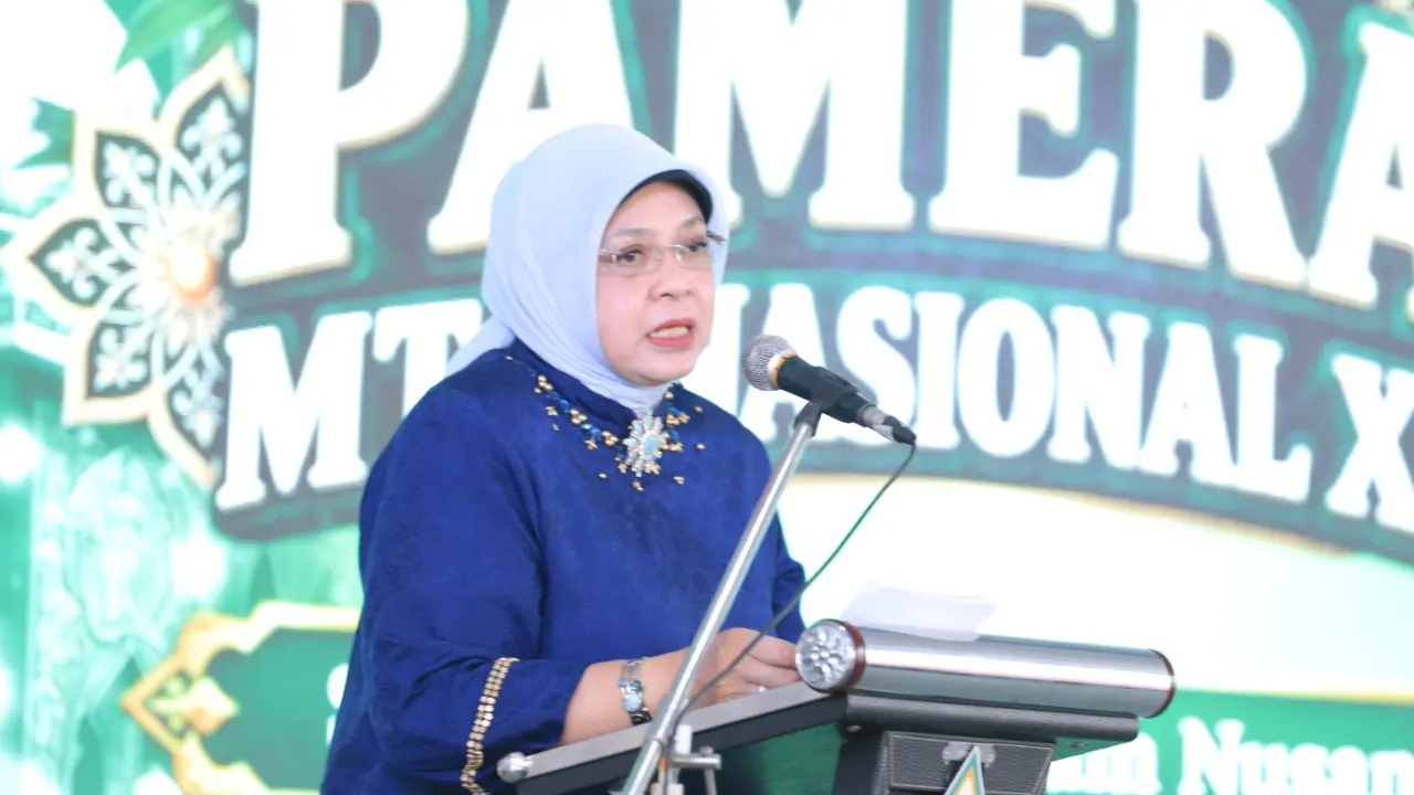 Penasihat Dharma Wanita Persatuan (dwp) Kementerian Agama Helmi Halimatul Udhmah