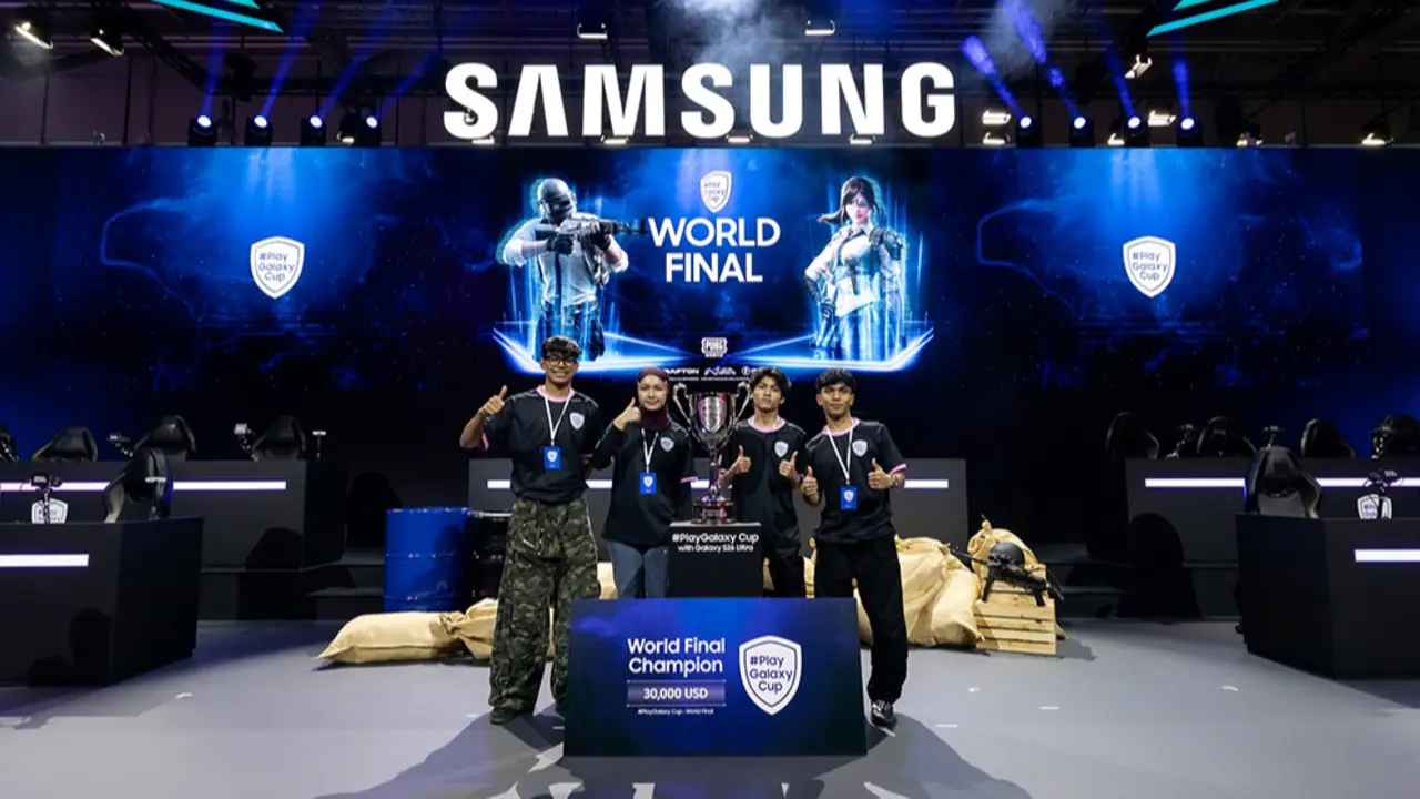 Tim Malaysia merayakan kemenangan mereka di #PlayGalaxy Cup World Final.