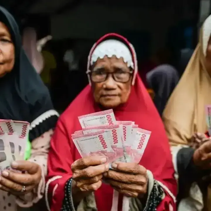 Skema Baru Penyaluran Bansos: 50 Juta Warga Desil 1-5 Terima Langsung ke Rekening