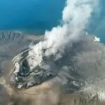 Anak Krakatau Erupsi Enam Kali, Sementara Merapi Luncurkan Lava Sejauh 2 Kilometer Anak Krakatau Erupsi Enam Kali, Sementara Merapi Luncurkan Lava Sejauh 2 Kilometer
