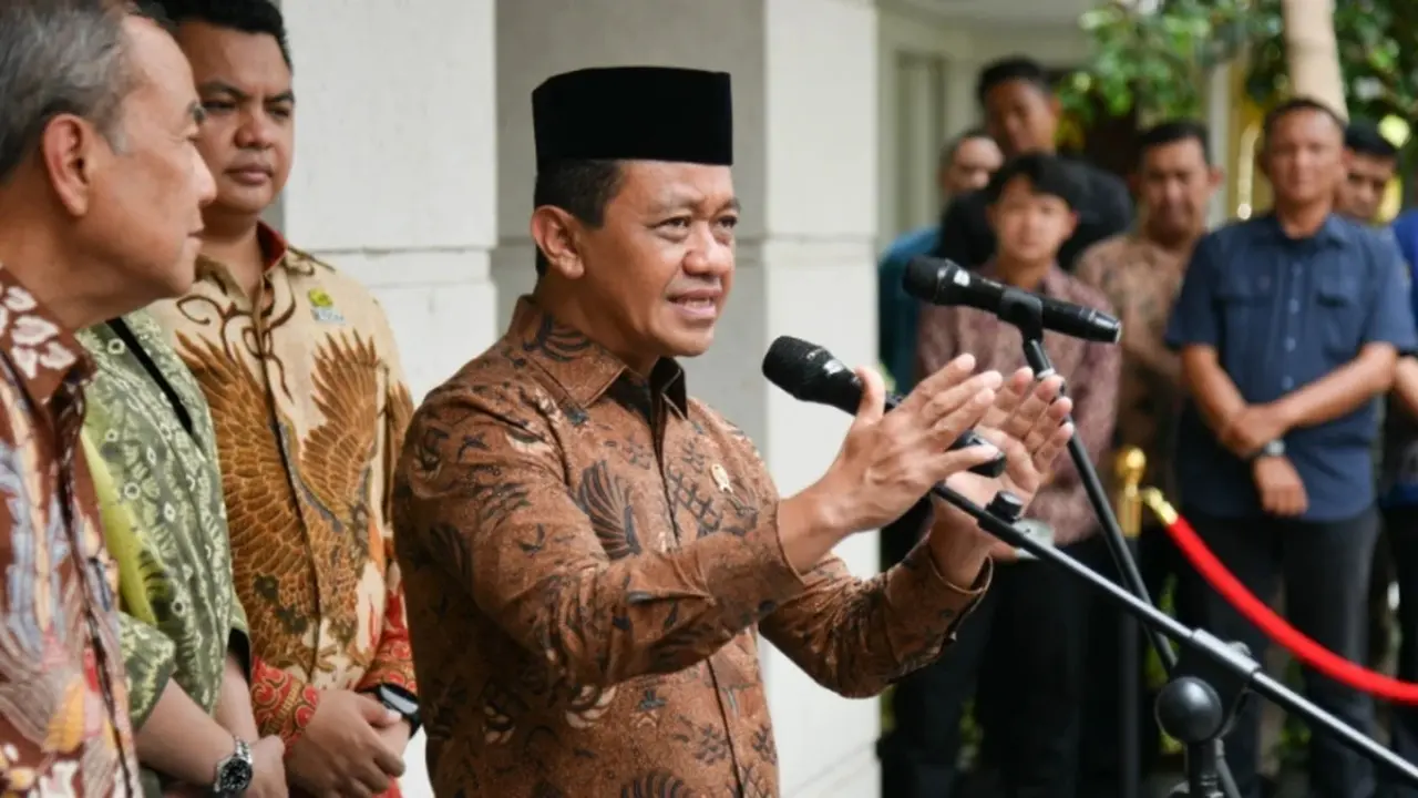 Bahlil Pastikan Stok BBM Nasional Aman 16-18 Hari, Pemerintah Genjot Produksi Energi Domestik Bahlil Pastikan Stok BBM Nasional Aman 16-18 Hari, Pemerintah Genjot Produksi Energi Domestik