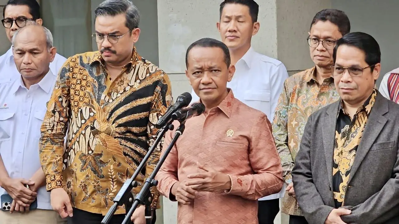 Bahlil Pastikan Stok Bbm Nasional Aman Hingga 18 Hari Antrean Di Bali Akibat Kendala Distribusi