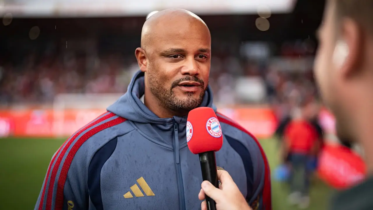 Bayern Munchen Terancam Tanpa Vincent Kompany Saat Lawan Arsenal, Pelatih Alami Infeksi di Kedua Kakinya Bayern Munchen Terancam Tanpa Vincent Kompany Saat Lawan Arsenal, Pelatih Alami Infeksi di Kedua Kakinya