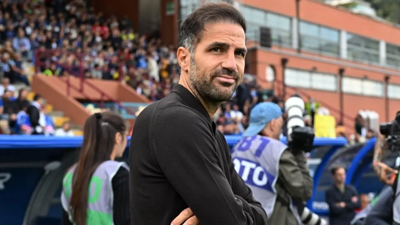 Cesc Fabregas Bantah Rumor Jadi Manajer Manchester United, Tegaskan Rasa Hormat kepada Michael Carrick