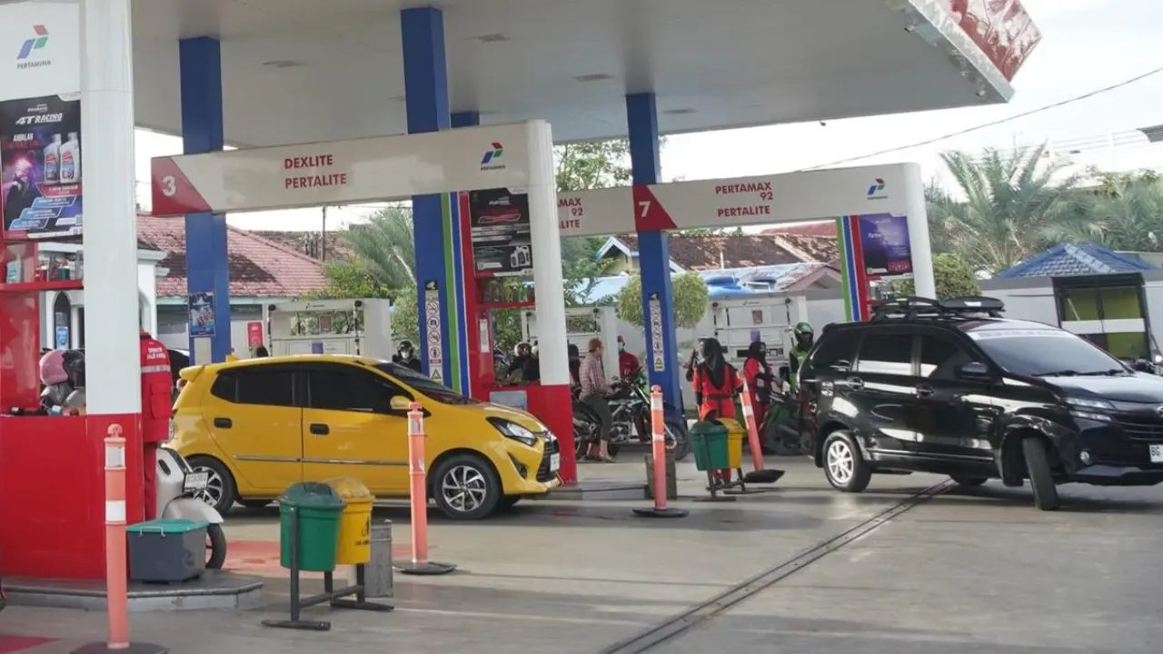 Daftar Harga Bbm Pertamina Shell Bp Akr Dan Vivo Sabtu 10 Oktober Pertamax Turbo Rp19 600