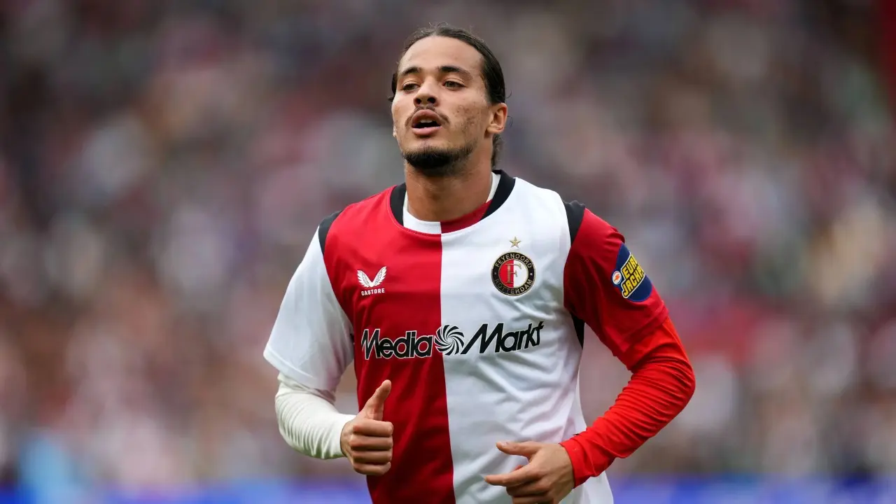 Giovanni Van Bronckhorst Bawa Kabar Baik Untuk Feyenoord Anis Hadj Moussa Siap Tampil Lawan Az Alkmaar