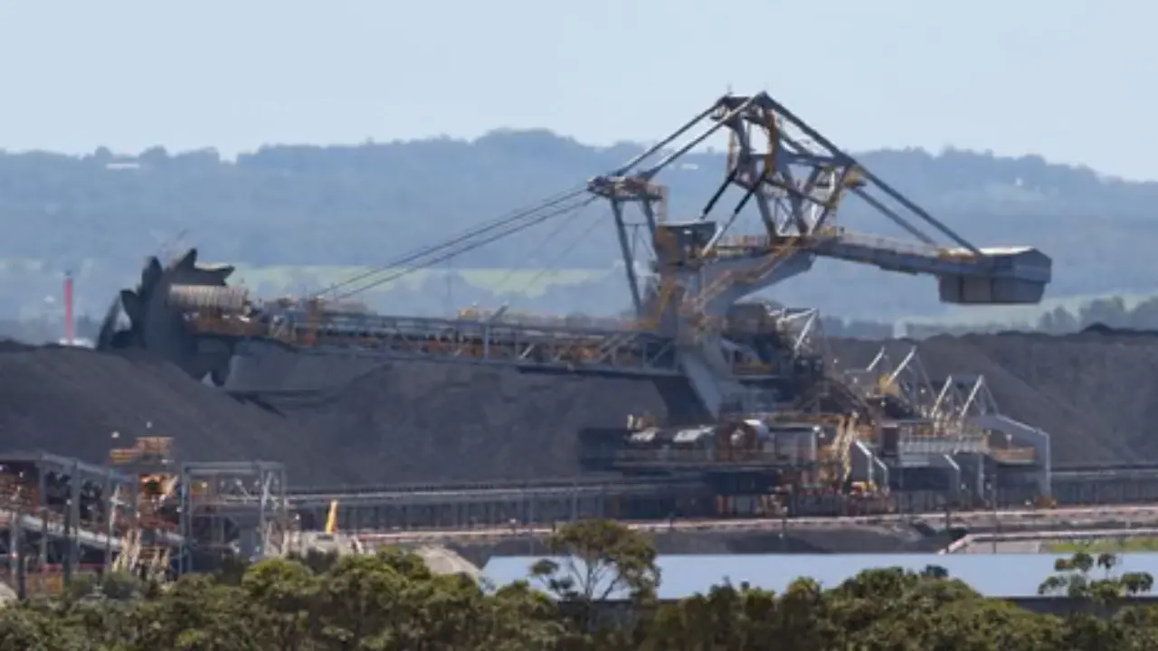 Harga Batu Bara Newcastle Tembus US$156,5 per Ton di Tengah LNG Mahal Harga Batu Bara Newcastle Tembus US$156,5 per Ton di Tengah LNG Mahal