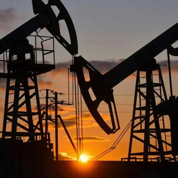 Harga Minyak Dunia Stabil, Brent Tembus 100 Dollar AS dan WTI Bertahan di Level 89 Dollar AS