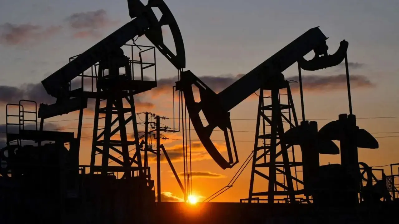 Harga Minyak Dunia Stabil Brent Tembus 100 Dollar As Dan Wti Bertahan Di Level 89 Dollar As