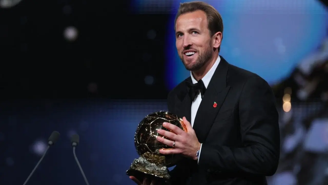 Harry Kane Jadi Pemain Inggris Pertama yang Raih Ballon d’Or Lagi Setelah 25 Tahun Harry Kane Jadi Pemain Inggris Pertama yang Raih Ballon d’Or Lagi Setelah 25 Tahun